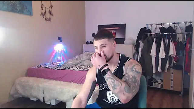Tiberius_hunk Chat XXX live