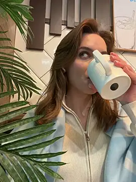 -AngelAri- Adlı Modelin Canlı XXX Sohbeti