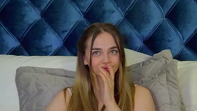 AnitaVenture Adlı Modelin Canlı XXX Sohbeti