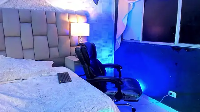 aphroditeSweet_ Show in webcam