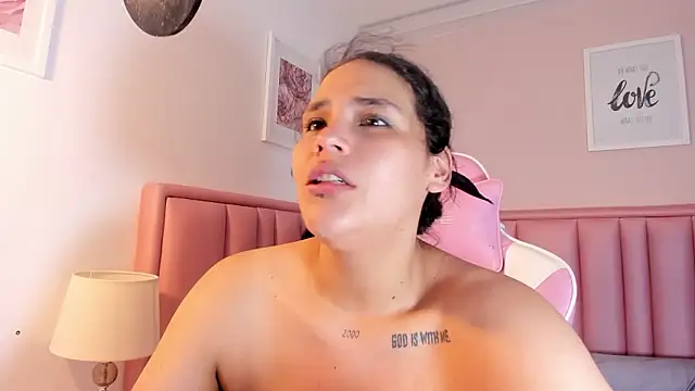 Chat +18 de TIFFANY_GLOW__ ao vivo