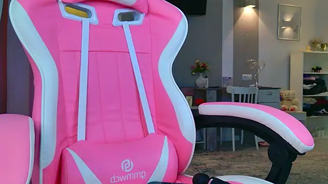 popjenny Adlı Modelin Canlı XXX Sohbeti