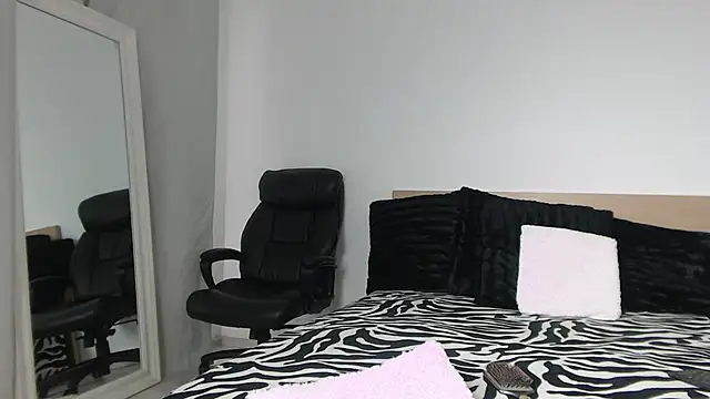 Layla23a's Live XXX Chat