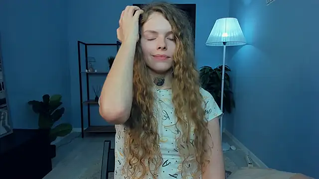 RayaNenlia's Live XXX Chat