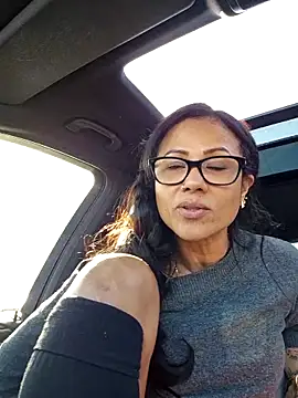 AllanaSquirt Adlı Modelin Canlı XXX Sohbeti