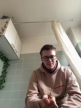 Toyjungee élő XXX-chatje