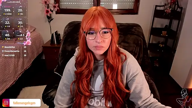 Fallengangel élő XXX-chatje