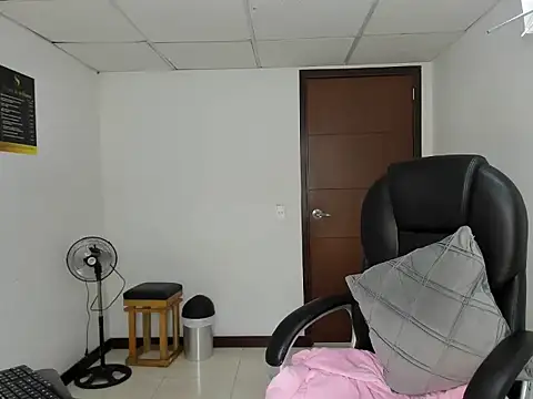 Aisha_hotts777 Adlı Modelin Web Kamerası Şovu