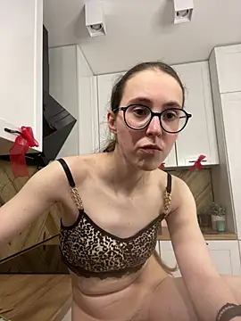 دردشة MartiniiSelenna الجنسية المباشرة