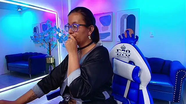 Amber__rouge Chat XXX in diretta