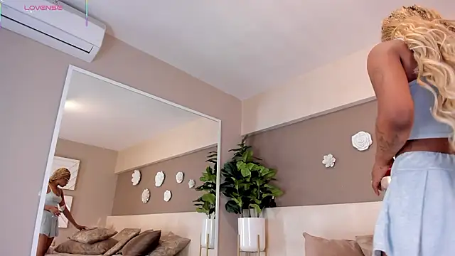 AriaFoster: онлайн-секс-чат