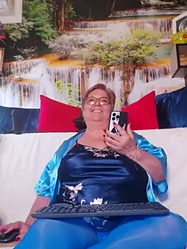 QueenPammy1 – Naživo XXX chat