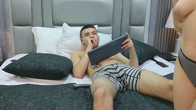 Chat +18 de CristalAndDeimon ao vivo