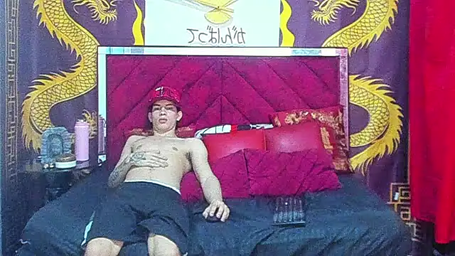 Pokazy przed kamerką – Pride_couple