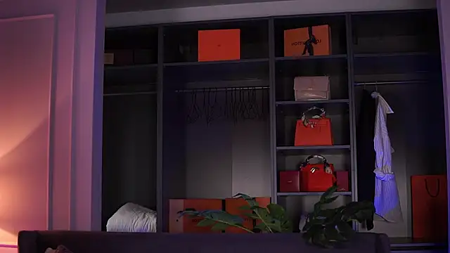 دردشة Monique_Celeste الجنسية المباشرة