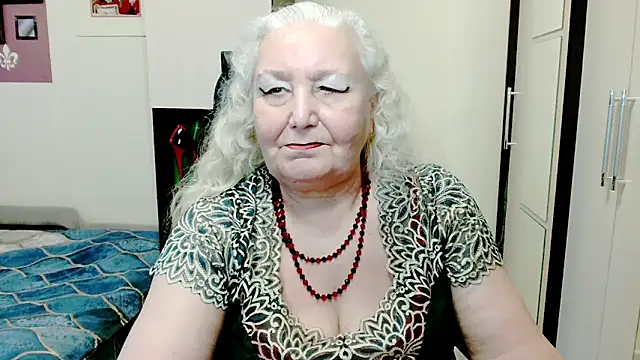GrannyAlisa's Live XXX Chat