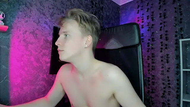 Онлайн чат XXX AlexxSweet