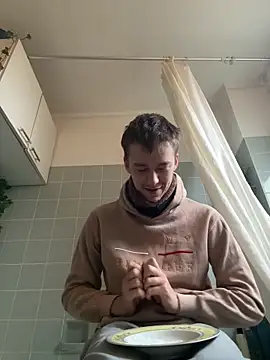 Toyjungee: онлайн-секс-чат