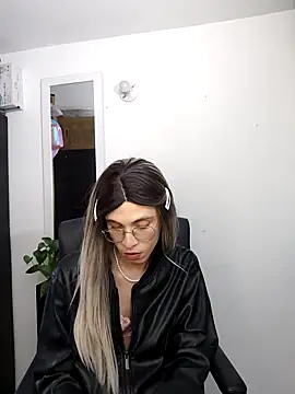 Andy_Roses Chat XXX live