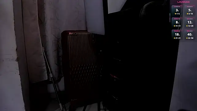 Leiaa_: απευθείας συνομιλία ΧΧΧ