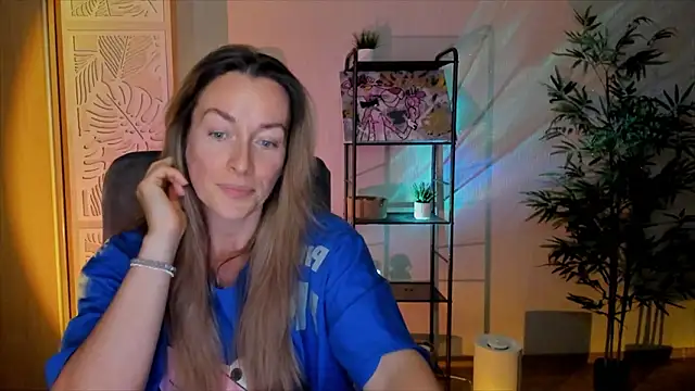 RebeccaMartinez Chat XXX in diretta