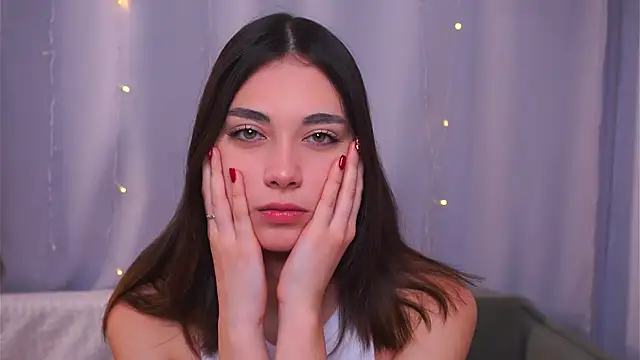 ElyseMangina Chat XXX live