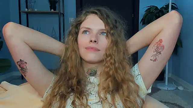 RayaNenlia's Live XXX Chat