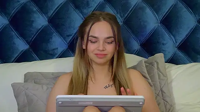 AnitaVenture's Live XXX Chat