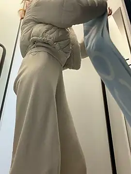 -AngelAri- Chat XXX in diretta