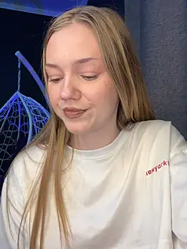 Chat +18 de MilaMoone ao vivo