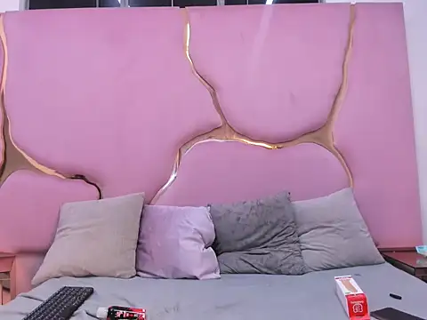 IsabelDelacroix Live XXX Chat