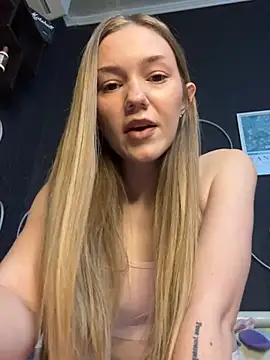 MilaMoone's Live XXX Chat