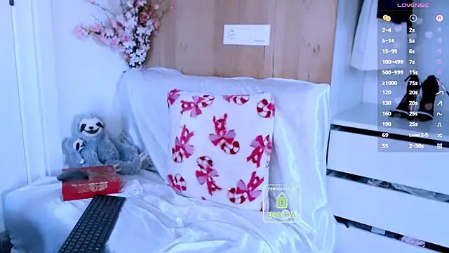 sweetienextdoor élő XXX-chatje