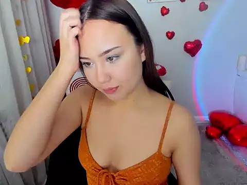 GlowMe Adlı Modelin Canlı XXX Sohbeti