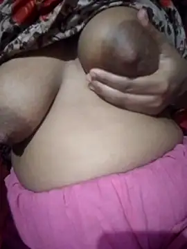 Pokazy przed kamerką – Arabi_queen2580