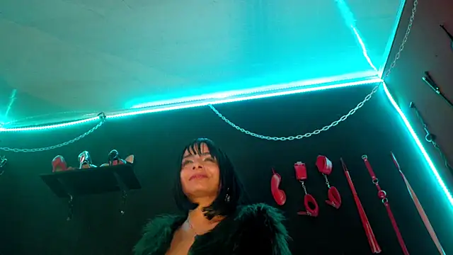 amy-mistress Adlı Modelin Canlı XXX Sohbeti