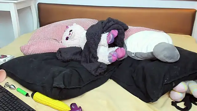 KatniseBabe Chat XXX live