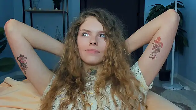 RayaNenlia Live XXX Chat