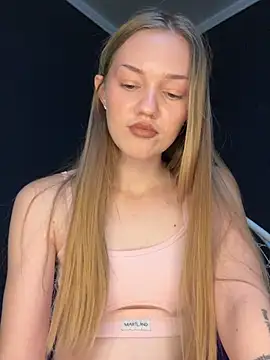 MilaMoone Chat XXX in diretta