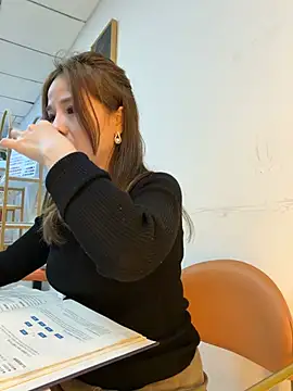 Efangfang 网络视讯表演