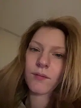 دردشة MaryHiggins الجنسية المباشرة