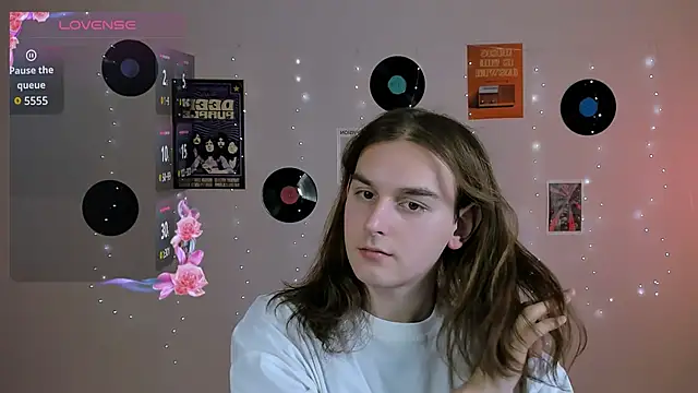 Chat +18 de adrian_hart ao vivo