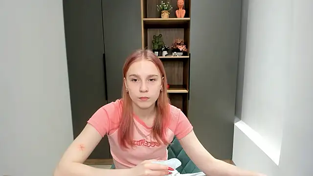 Chat +18 de EttieDintino ao vivo