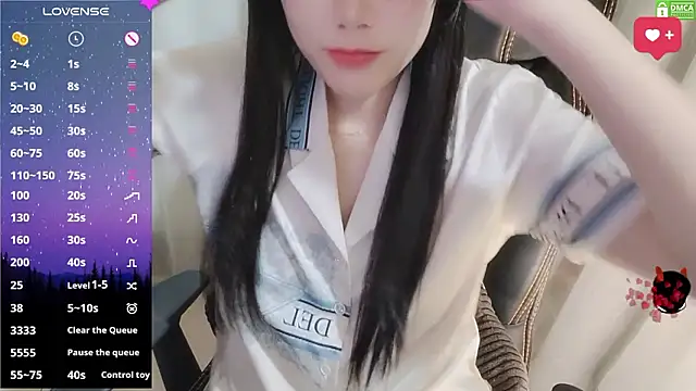 HanaYourlove élő XXX-chatje