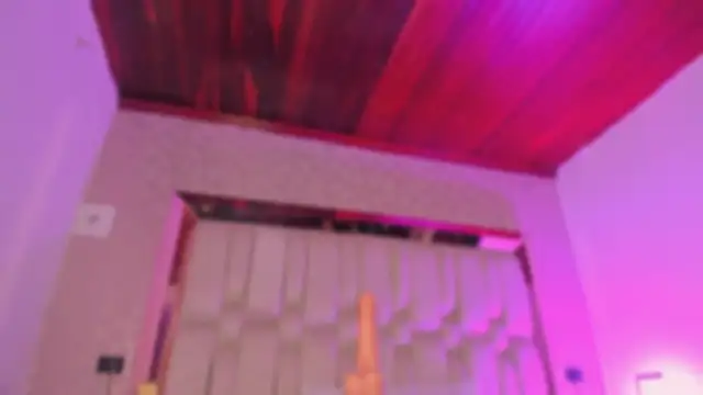 Emmily_Savage 网络视讯表演