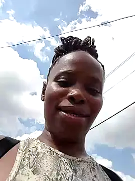 دردشة QUEENZAZA الجنسية المباشرة