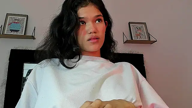 Chat +18 de emycarver09 ao vivo