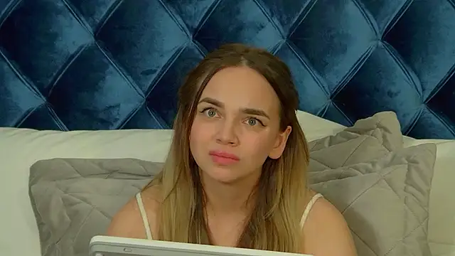 AnitaVenture Chat XXX in diretta