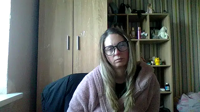 VikiLove765 Adlı Modelin Web Kamerası Şovu