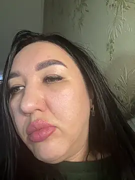 Naughtbaby_2025 Adlı Modelin Canlı XXX Sohbeti